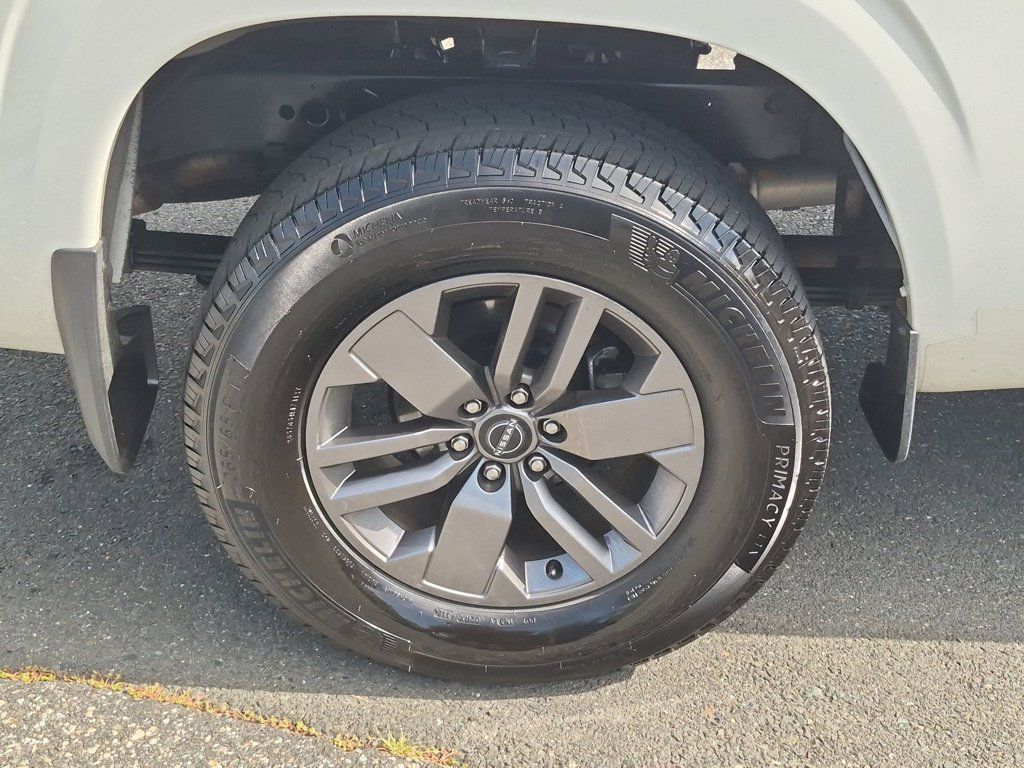 Used 2025 Nissan Frontier SV AWD/4WD image 27