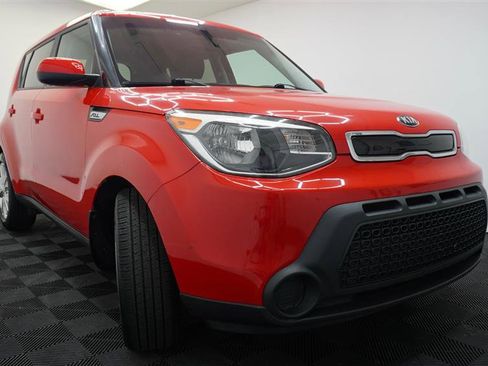 Used 2015 Kia Soul + FWD image 4