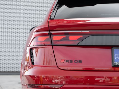 New 2026 Audi RS Q8 performance image 40