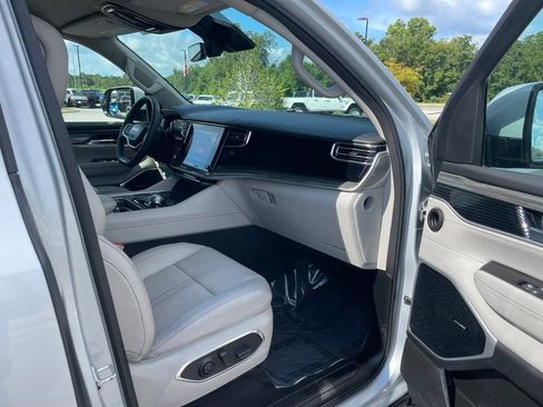 Used 2022 Jeep Wagoneer Series II RWD image 43