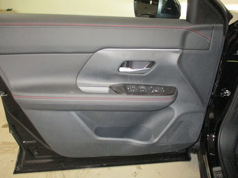 New 2026 Nissan Kicks SR w/ SR Premium Package image 15