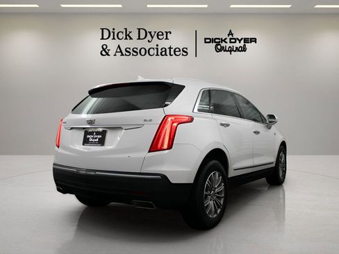 Used 2017 Cadillac XT5 Luxury image 2