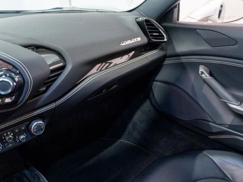 Used 2018 Ferrari 488 GTB image 6