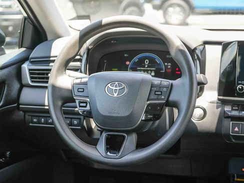 Used 2025 Toyota Camry LE FWD image 16