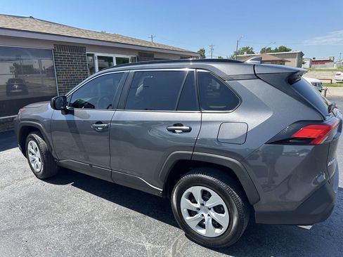 Used 2020 Toyota RAV4 LE FWD image 10