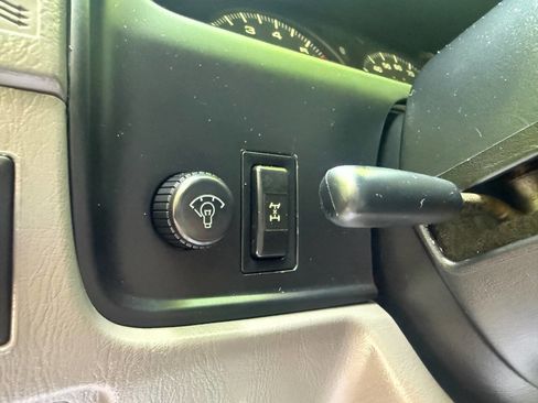Used 2001 Toyota 4Runner SR5 AWD/4WD image 48