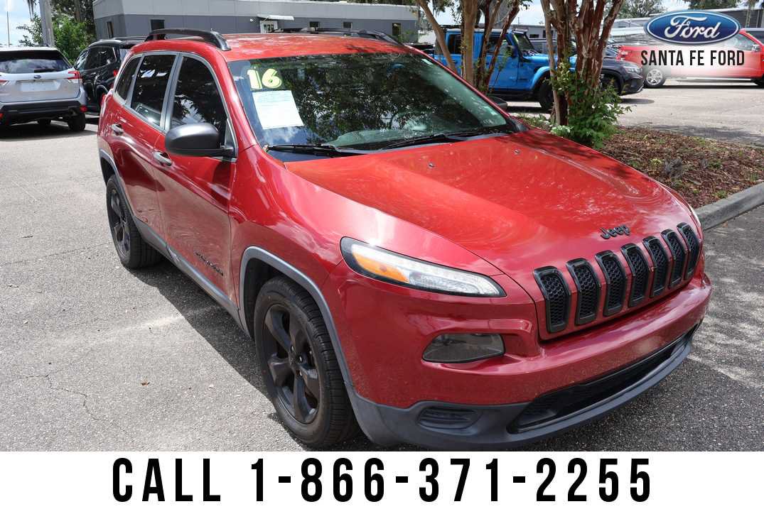 Used 2016 Jeep Cherokee Sport FWD image 5