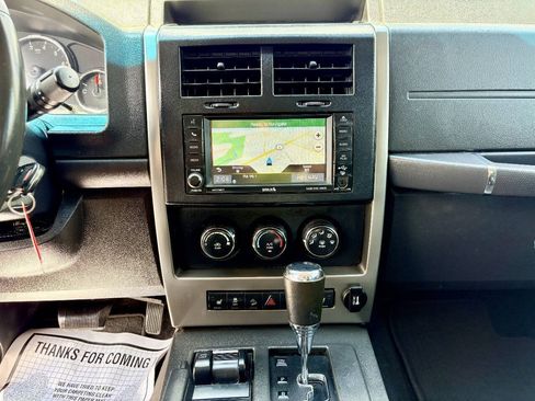 Used 2012 Jeep Liberty Sport AWD/4WD image 13