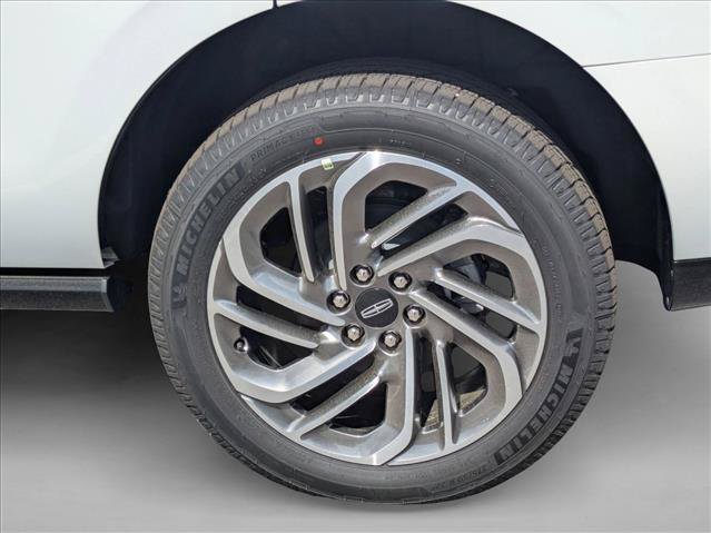 New 2026 Lincoln Navigator Reserve AWD/4WD image 16