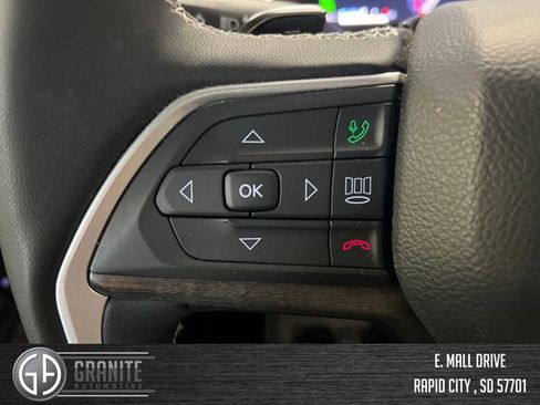 Used 2025 Jeep Grand Cherokee Limited w/ Black Appearance Package AWD/4WD image 33