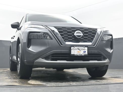 Used 2023 Nissan Rogue S image 25