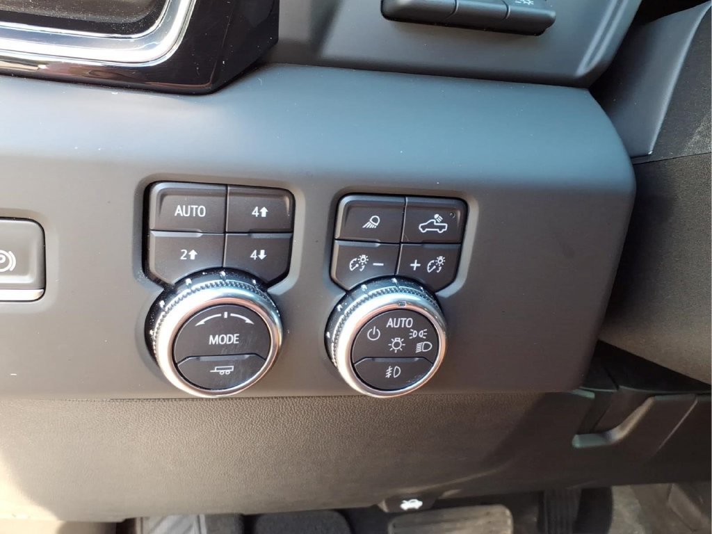 Used 2025 GMC Sierra 2500 Denali w/ Denali Reserve Package AWD/4WD image 14