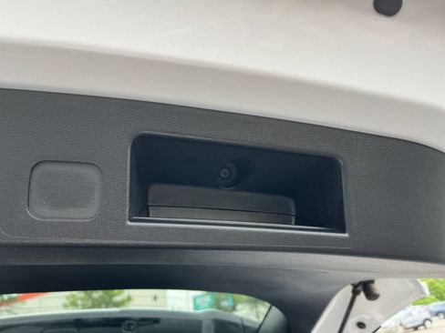 Used 2025 Chevrolet Equinox LT FWD image 24