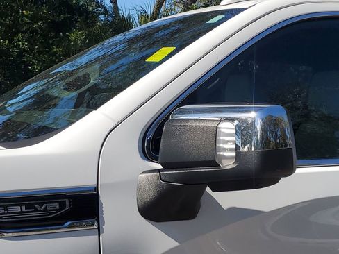 Certified 2022 GMC Sierra 1500 SLT w/ SLT Convenience Package image 12