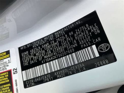 Used 2025 Toyota Camry SE image 28