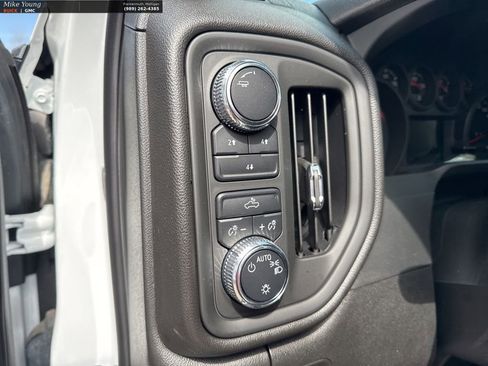 Used 2024 GMC Sierra 2500 Pro w/ Convenience Package image 21