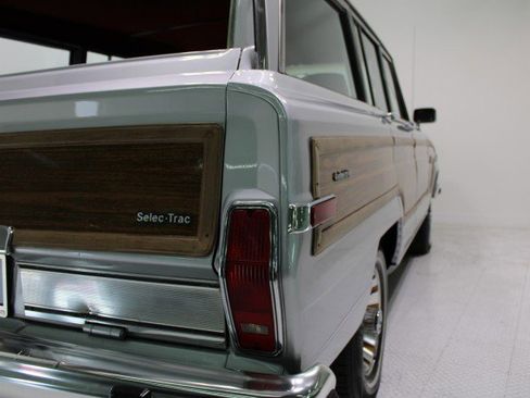 Used 1986 Jeep Grand Wagoneer image 38