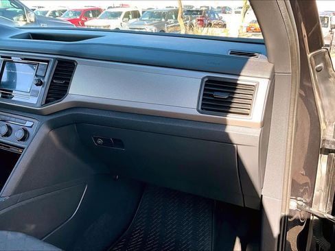 Used 2020 Volkswagen Atlas Cross Sport S image 17