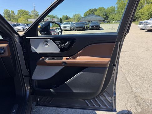 Used 2022 Lincoln Aviator Reserve w/ Equipment Group 201A AWD/4WD image 35