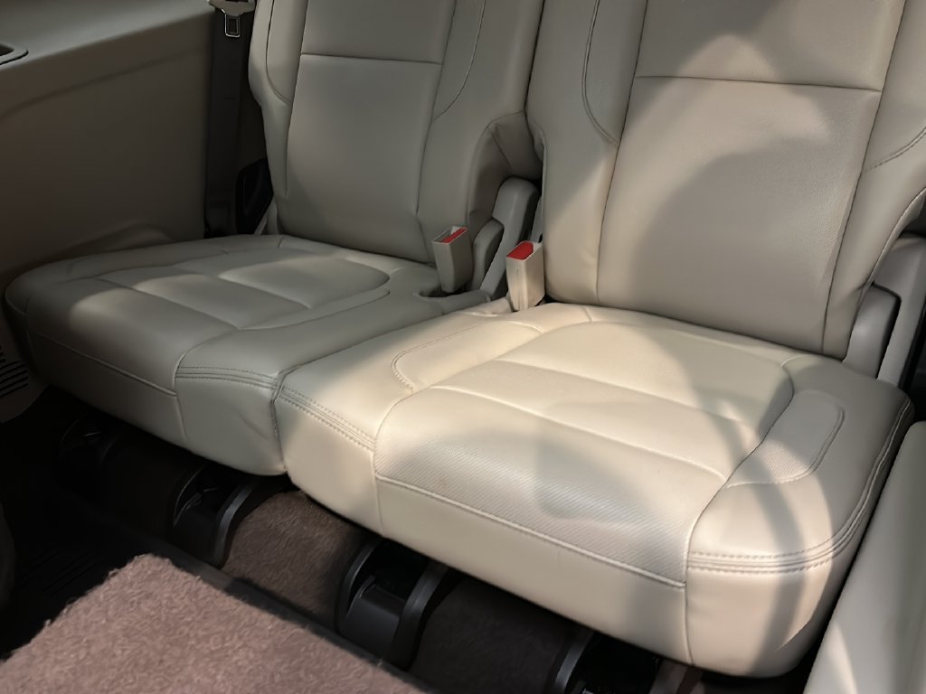Used 2018 GMC Acadia Denali w/ Technology Package AWD/4WD image 22