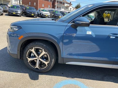 New 2026 Volkswagen Tiguan SE image 27