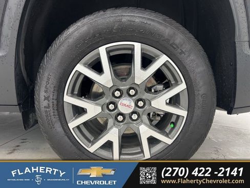 Used 2023 GMC Acadia SLE w/ Driver Convenience Package image 19