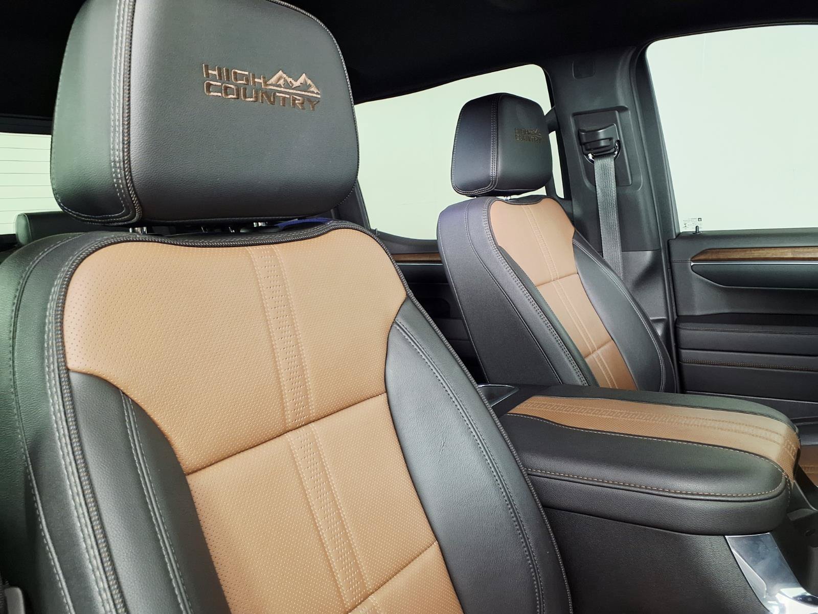Used 2023 Chevrolet Silverado 1500 High Country w/ High Country Premium Package AWD/4WD image 10