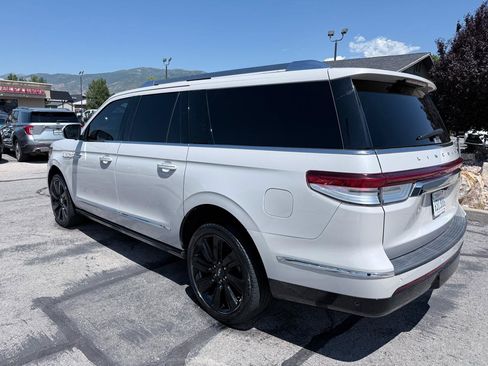 Used 2022 Lincoln Navigator L Reserve w/ Monochromatic Package AWD/4WD image 3