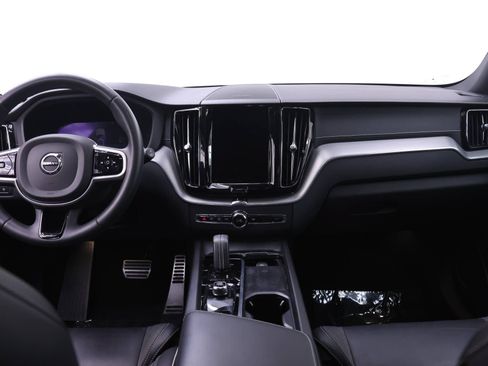 Used 2022 Volvo XC60 T8 R-Design AWD/4WD image 8