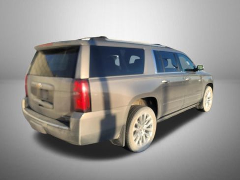 Used 2019 Chevrolet Suburban Premier w/ Premier Plus Edition image 4