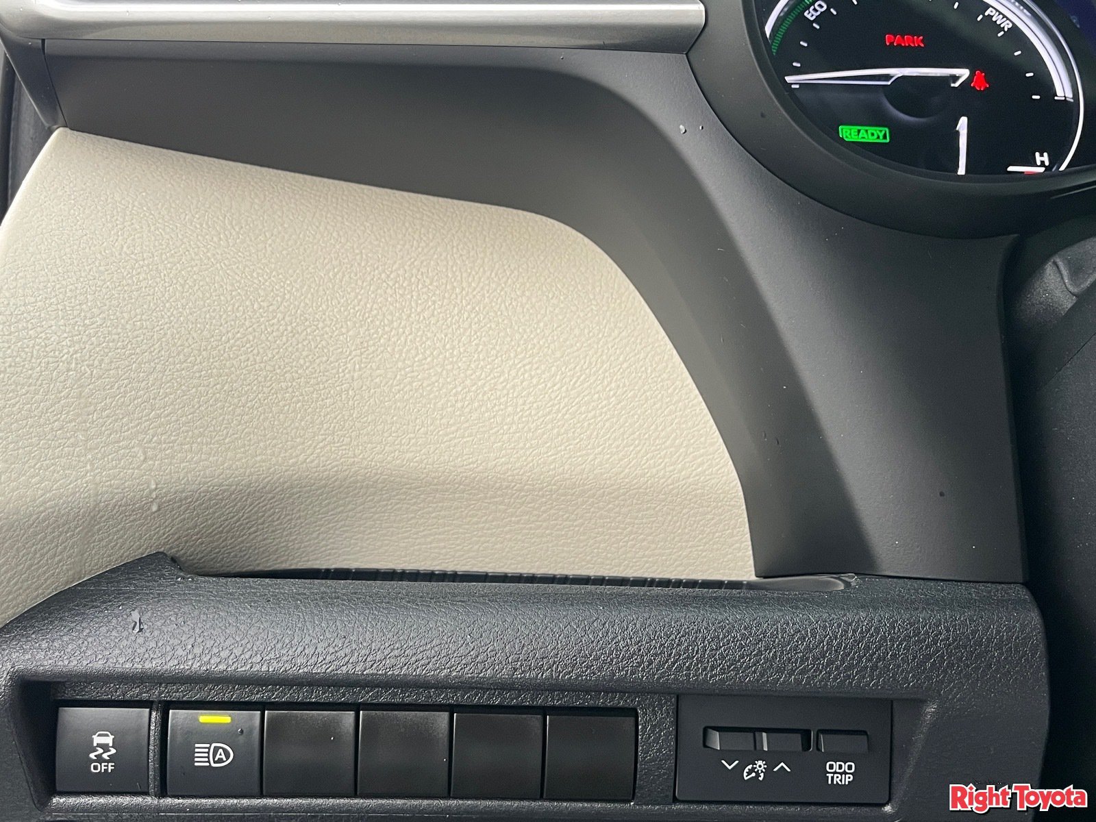 Certified 2023 Toyota Sienna Limited FWD image 33