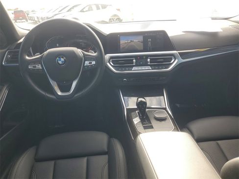 Used 2022 BMW 330i Sedan w/ Premium Package image 9