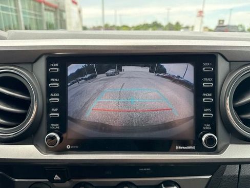 Certified 2020 Toyota Tacoma SR5 w/ Blackout Package AWD/4WD image 26