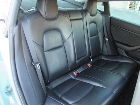 Used 2021 Tesla Model 3 Standard Range Plus image 25