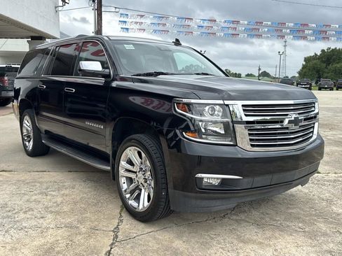 Used 2019 Chevrolet Suburban Premier RWD image 2