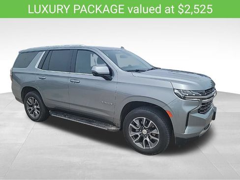 Used 2023 Chevrolet Tahoe LT w/ Luxury Package AWD/4WD image 3
