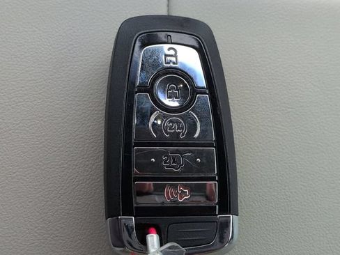 Used 2024 Lincoln Nautilus Premier AWD/4WD image 29