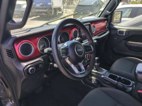 Used 2023 Jeep Wrangler Unlimited Rubicon AWD/4WD image 11
