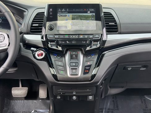 Used 2024 Honda Odyssey Elite image 24