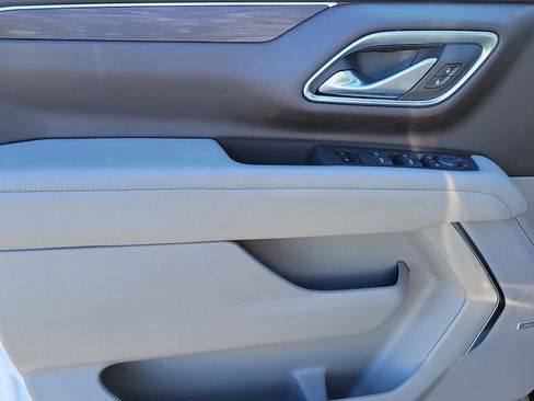 Used 2023 Chevrolet Tahoe Z71 w/ Luxury Package image 19