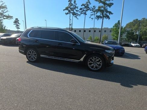 Used 2022 BMW X7 xDrive40i w/ Executive Package image 9