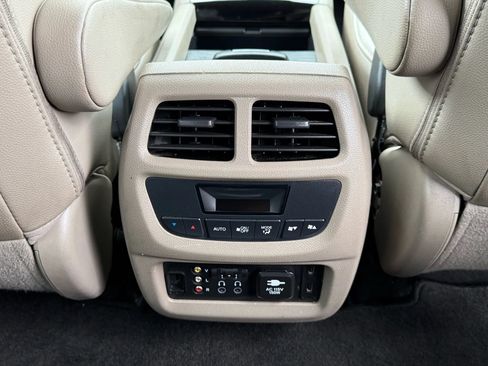 Used 2016 Honda Pilot Touring image 39