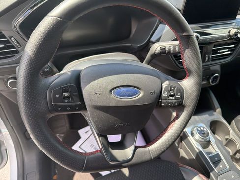 Used 2025 Ford Escape ST-Line image 14