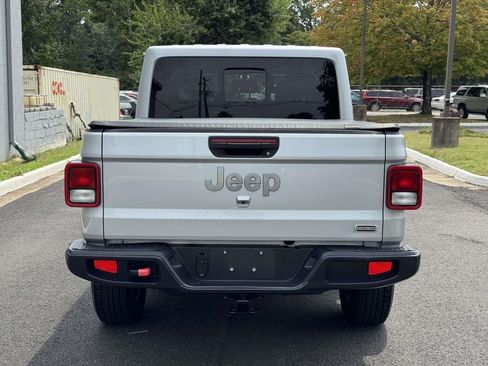 Used 2023 Jeep Gladiator Overland AWD/4WD image 22