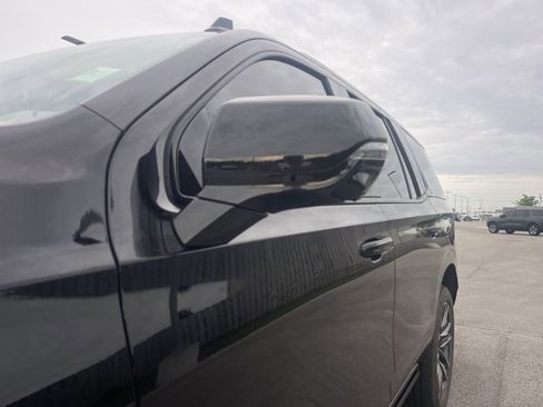 Used 2023 Cadillac Escalade Sport Platinum w/ Heavy-Duty Trailer Package AWD/4WD image 3