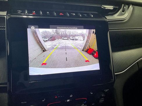 Used 2023 Jeep Grand Cherokee L Altitude image 14