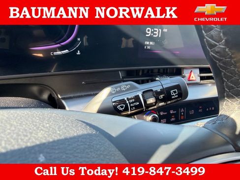 Used 2025 Kia Sportage EX FWD image 23