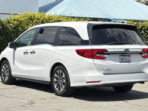 Certified 2024 Honda Odyssey EX-L image 6