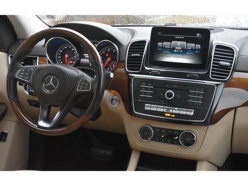 Used 2017 Mercedes-Benz GLS 450 4MATIC image 18