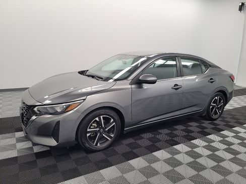 Used 2024 Nissan Sentra SV FWD image 2